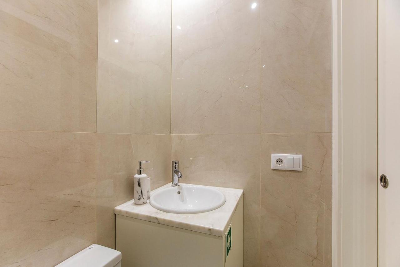 Lovelystay - Cozy 1Br In Santa Catarina W/ Balcony OOporto Exteriör bild
